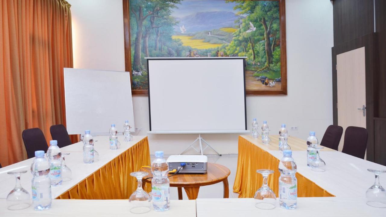 Gaia Asri Hotel Pamanukan Hilir Dış mekan fotoğraf