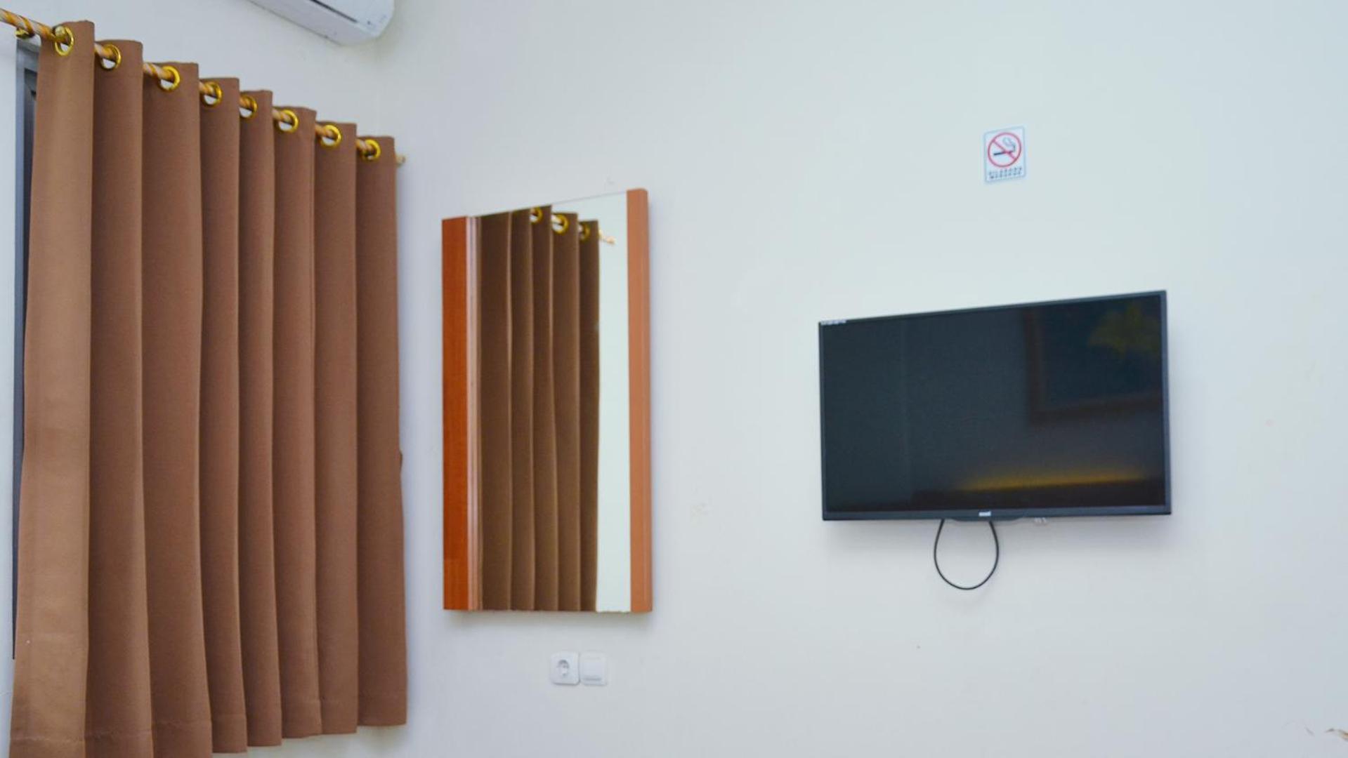 Gaia Asri Hotel Pamanukan Hilir Oda fotoğraf